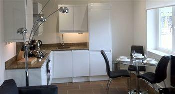 Max Serviced Apartments Commercial Road Лондон Екстериор снимка