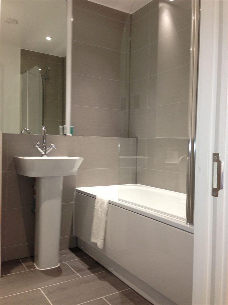 Max Serviced Apartments Commercial Road Лондон Екстериор снимка