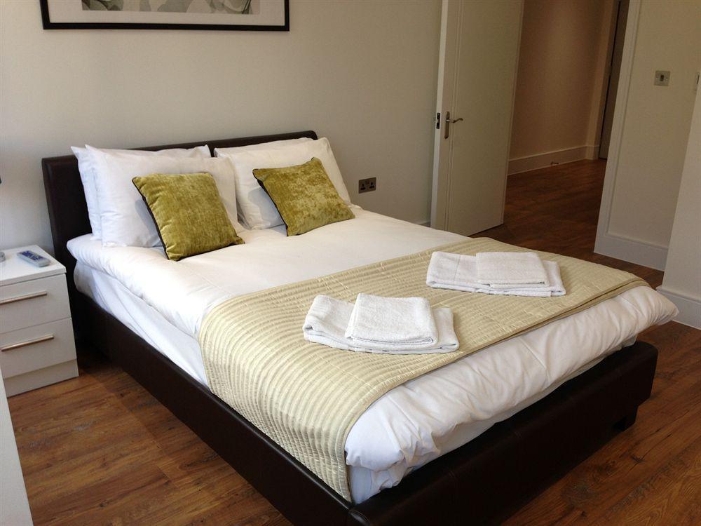 Max Serviced Apartments Commercial Road Лондон Екстериор снимка