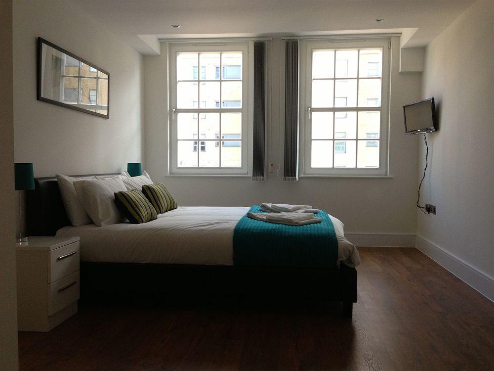 Max Serviced Apartments Commercial Road Лондон Екстериор снимка